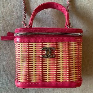 💕CHANEL💕 Wicker Take Away Small Vanity Bag Calfskin Rattan Ruthenium Har…